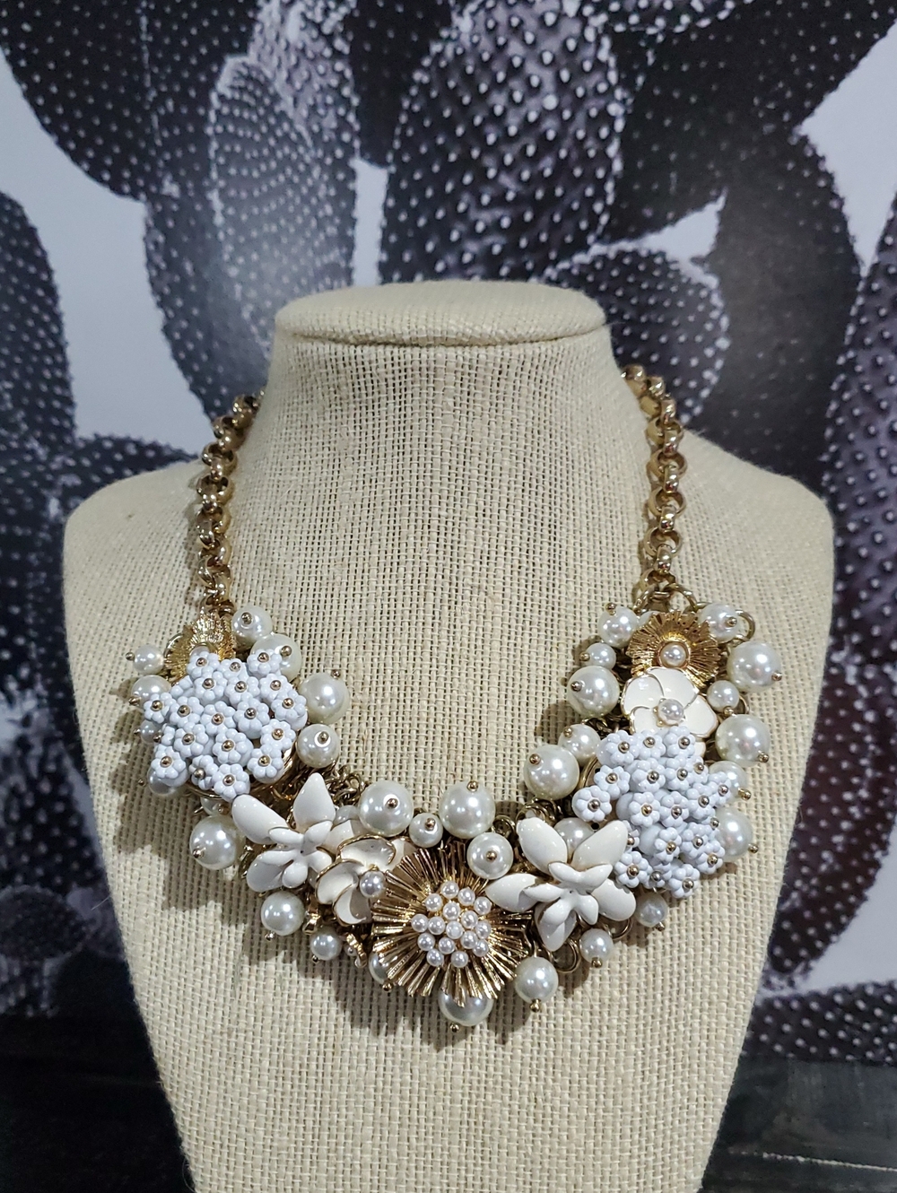 Elegant White Pearl Floral Statement Necklace Wedding Dinner Career Timeless